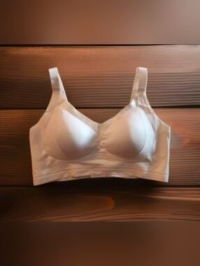 Creamish White Amazon Seamless Wireless Comfort Ultra SOFT BRA. LARGE